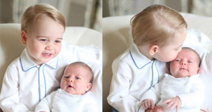 英王室がジョージ王子とシャーロット王女の写真を公開