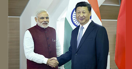 習近平主席はインドのモディ首相と会見