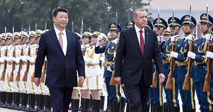 習近平主席は中国へ公式訪問するトルコのエルドアン大統領のために歓迎式を挙げ