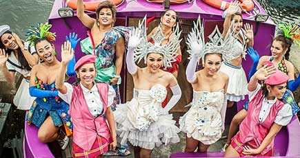 タイの美人ニューハーフ、エディンバラ フェスティバルに登場