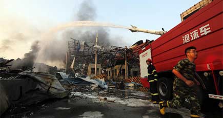 天津倉庫爆発事故の死者50人に　負傷者701人
