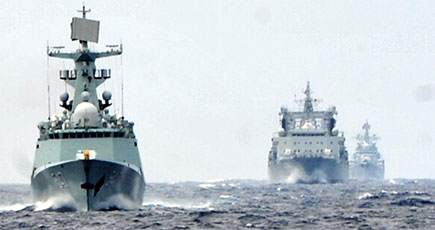 中露合同演習に向かう中国の艦隊、対馬海峡で日本の監視を受ける