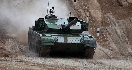 ロシア写真家が撮影　勇ましい中国の96A戦車