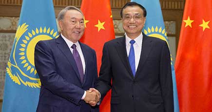 李克強総理はカザフスタンのナザルバエフ大統領と会見