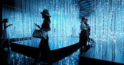 東京で「宇宙の光」デジタルアート展が開催