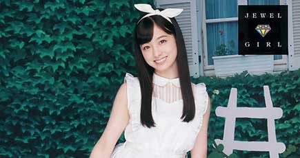 日本「千年一度のアイドル」橋本還奈　純白のドレスで天使のような