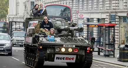 ロンドン戦車ツアー、新たな観光の目玉に