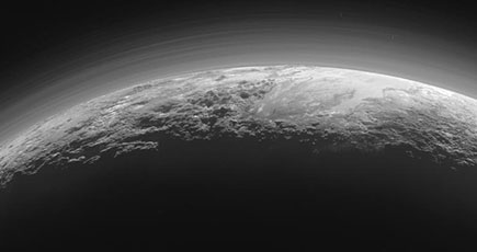 NASAが冥王星の3D画像を公開　「氷の火山」か