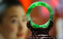 2015中国国際ジュエリー展　世界最大の自然金が登場