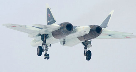ロシアのT-50ステルス戦闘機、最新の写真が公開