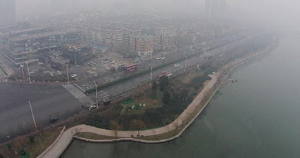 天津が大気汚染で初の赤色警報　23日午前零時から