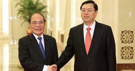 張徳江全人代委員長、ベトナム国会議長と会談