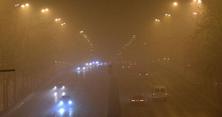 北京で重度大気汚染の「青色警報」を発令