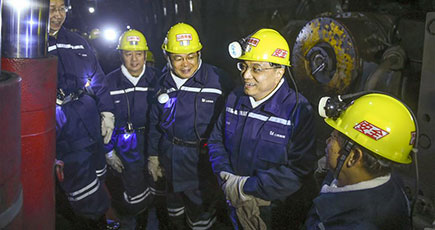 李克強総理：新旧エネルギー転換を加速しながら、新局面を開拓し、発展させることを強調