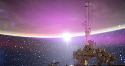 震撼！　国際宇宙ステーションから見た壮大な地球
