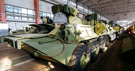 ロシアで唯一のタイヤ式戦車工場公開