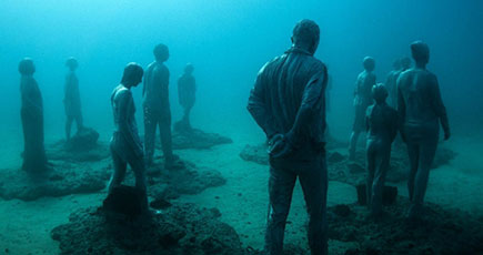 海底博物館、400体の像を展示