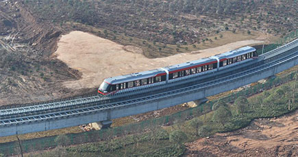 中国初の中低速リニア鉄道　3月に試運転へ