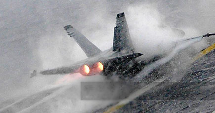 物凄い！各国の空軍戦闘機が雪を冒して作戦訓練