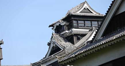日本でM6.5の地震　熊本城の一部が損壊、震源地の益城町が深刻な損害