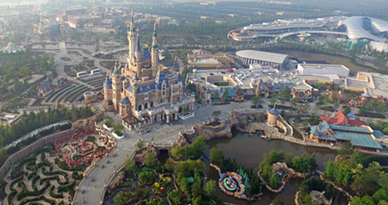 空から撮影した建設中の上海ディズニーランド