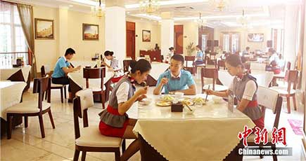 四川の大学に「豪華」な食堂が登場　温かくロマンチック