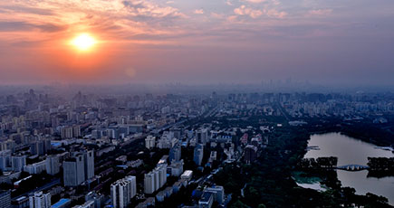 中央広播電視塔で撮った早朝の北京