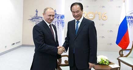 ロシアのプーチン大統領は新華社社長の独占インタビューを受け