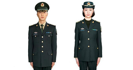 中央軍事委員会の批准により、ロケット軍部隊は新しい礼服（常服）の着用を始め