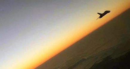 美しい地平線、中国空軍の黄昏時の飛行訓練