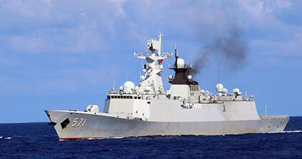中国海軍、南中国海で実弾演習