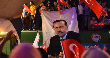 トルコ、クーデター未遂に関与した軍人、裁判官約6000人を逮捕