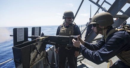 米海軍兵、南中国海で何をしている？