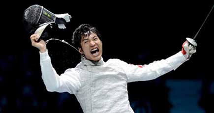 リオ五輪開会式、中国の旗手はフェンシングの雷声選手