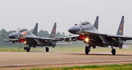 中国空軍の多型主力戦闘機が南中国海へ戦闘パトロールを行う