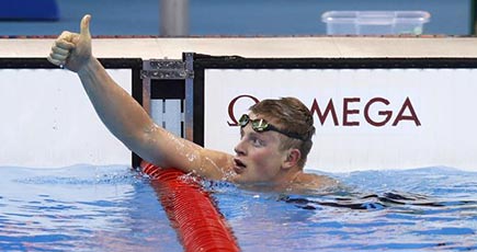 競泳男子100メートル平泳ぎ、ピーティ英選手が世界新記録