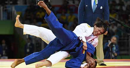 柔道女子７０キロ級、日本選手が金メダル