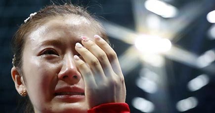 日本が卓球女子団体試合で銅メダル獲得、涙がぽろぽろとこぼれた福原愛選手