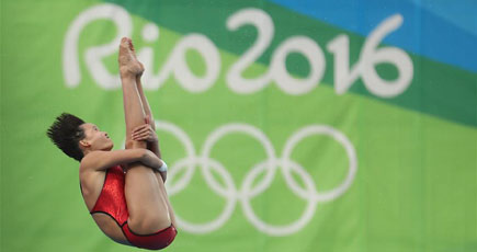 リオ五輪の女子10m高飛込み、任茜が金メダルを獲得