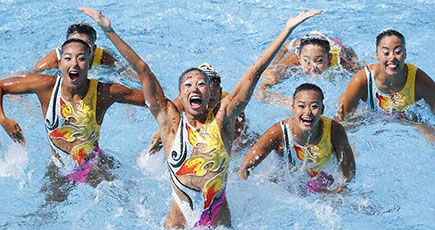 シンクロナイズドスイミング——日本チームはフリールーティンの銅メダルを獲得