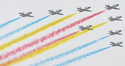 長春で中国空軍の航空開放イベント始まる