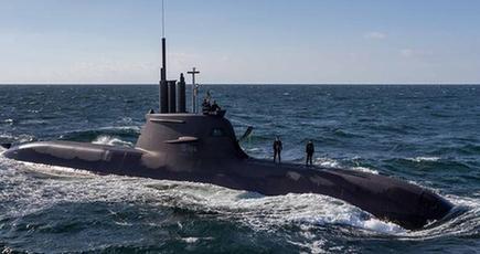ドイツ最先鋭の潜水艦　内部を公開
