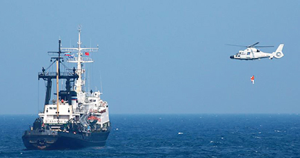 中露合同軍事演習「海上連合―2016」の海上合同行動演習が行われ