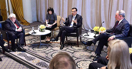 李首相、米経済、シンクタンク、メディア界代表と会談