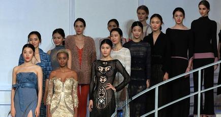 王燕喃ファッション発表会は北京で行われ