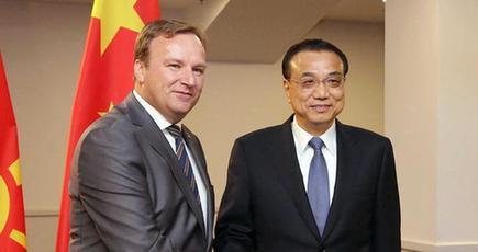 李克強総理はマケドニアのドミトリエフ首相と会見