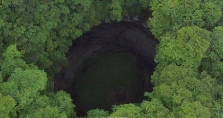 陝西省漢中で世界でも珍しい大穴を発見