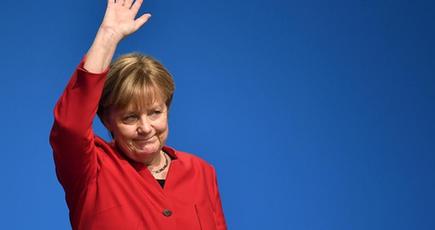 ドイツのメルケル首相、キリスト教民主同盟党首に再選
