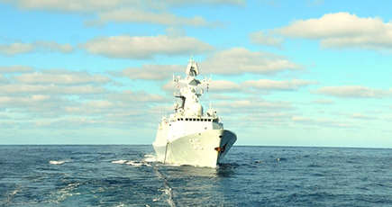 海軍艦隊、日本海で補給を実施