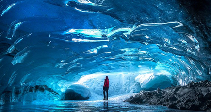 アサバスカ氷河の千年洞は夢世界